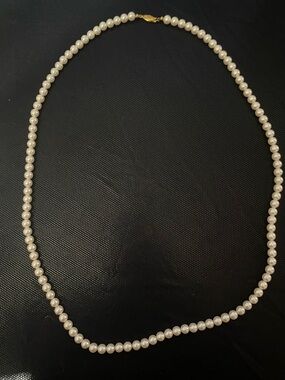Classic Pearl Necklace in Cream with Gold Clasp